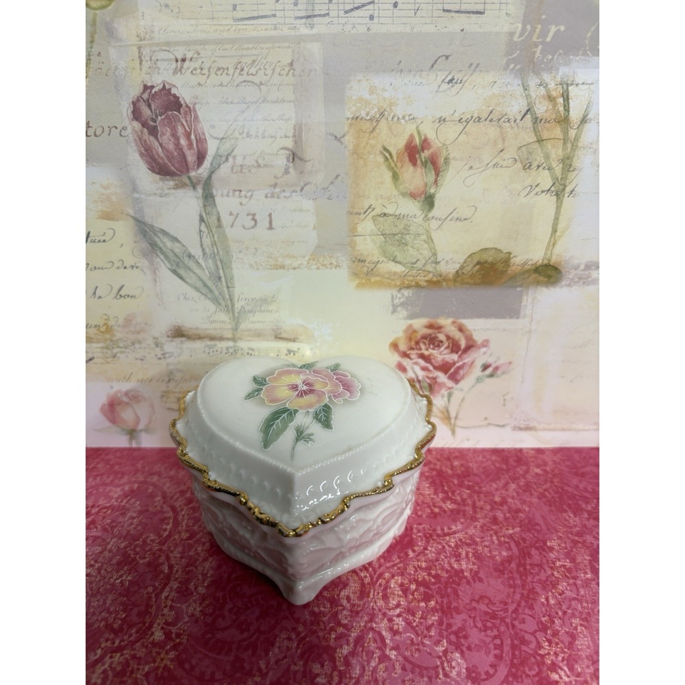 Handcrafted Heritage House Music Box Celebration Of Love"Love Me Tender"Working.